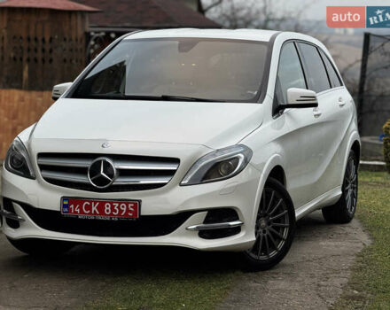 Белый Мерседес Б-класс, объемом двигателя 0 л и пробегом 117 тыс. км за 10550 $, фото 10 на Automoto.ua