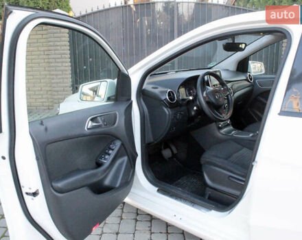 Белый Мерседес Б-класс, объемом двигателя 1.5 л и пробегом 178 тыс. км за 14500 $, фото 14 на Automoto.ua