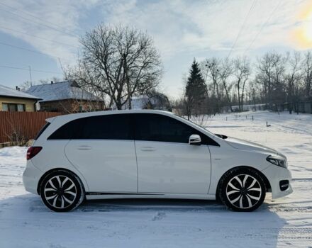 Белый Мерседес Б-класс, объемом двигателя 2.1 л и пробегом 67 тыс. км за 17500 $, фото 5 на Automoto.ua