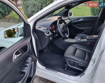 Білий Мерседес Б-клас, об'ємом двигуна 1.5 л та пробігом 269 тис. км за 15750 $, фото 16 на Automoto.ua