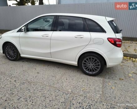 Белый Мерседес Б-класс, объемом двигателя 0 л и пробегом 120 тыс. км за 12500 $, фото 1 на Automoto.ua