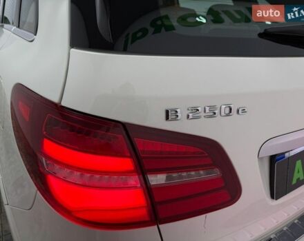 Белый Мерседес Б-класс, объемом двигателя 0 л и пробегом 110 тыс. км за 10500 $, фото 20 на Automoto.ua