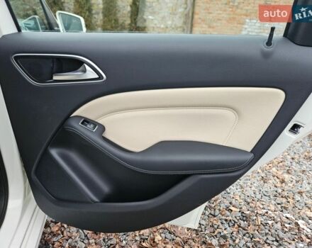 Білий Мерседес Б-клас, об'ємом двигуна 0 л та пробігом 179 тис. км за 9150 $, фото 48 на Automoto.ua