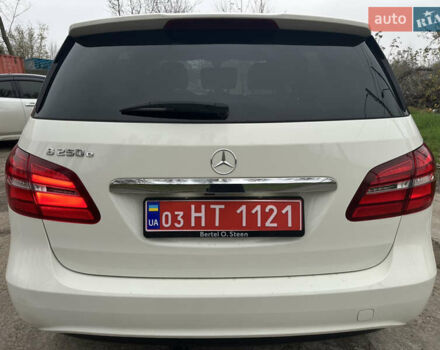 Білий Мерседес Б-клас, об'ємом двигуна 0 л та пробігом 54 тис. км за 10200 $, фото 4 на Automoto.ua