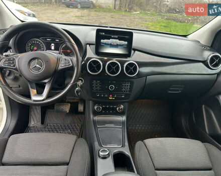 Білий Мерседес Б-клас, об'ємом двигуна 0 л та пробігом 54 тис. км за 10200 $, фото 11 на Automoto.ua