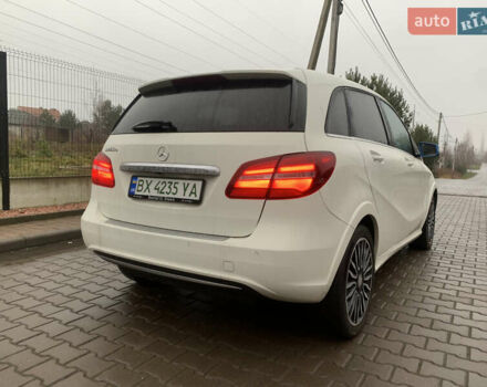 Белый Мерседес Б-класс, объемом двигателя 0 л и пробегом 99 тыс. км за 10350 $, фото 4 на Automoto.ua