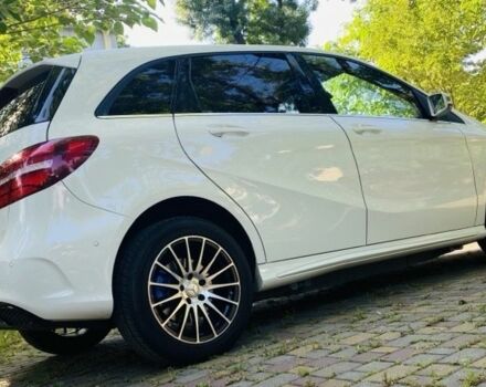 Белый Мерседес Б-класс, объемом двигателя 0 л и пробегом 57 тыс. км за 13900 $, фото 2 на Automoto.ua