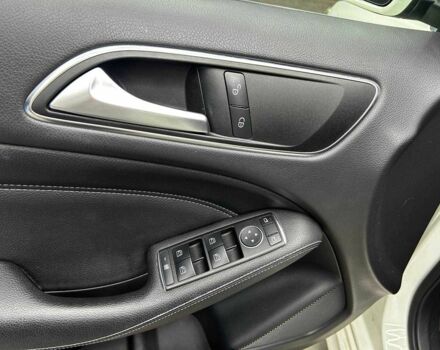 Білий Мерседес Б-клас, об'ємом двигуна 0 л та пробігом 120 тис. км за 11800 $, фото 22 на Automoto.ua