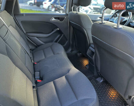 Білий Мерседес Б-клас, об'ємом двигуна 0 л та пробігом 63 тис. км за 11900 $, фото 21 на Automoto.ua