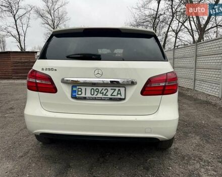 Білий Мерседес Б-клас, об'ємом двигуна 0 л та пробігом 85 тис. км за 14999 $, фото 8 на Automoto.ua