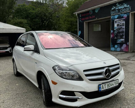 Белый Мерседес Б-класс, объемом двигателя 0 л и пробегом 77 тыс. км за 12900 $, фото 1 на Automoto.ua
