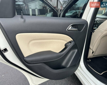 Белый Мерседес Б-класс, объемом двигателя 0 л и пробегом 40 тыс. км за 13750 $, фото 43 на Automoto.ua