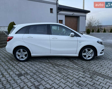 Белый Мерседес Б-класс, объемом двигателя 0 л и пробегом 65 тыс. км за 13900 $, фото 14 на Automoto.ua