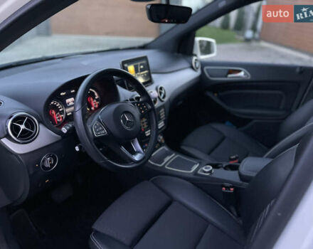 Белый Мерседес Б-класс, объемом двигателя 0 л и пробегом 65 тыс. км за 13900 $, фото 23 на Automoto.ua