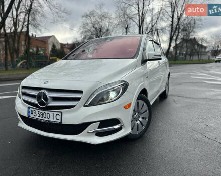 Белый Мерседес Б-класс, объемом двигателя 0 л и пробегом 40 тыс. км за 13750 $, фото 3 на Automoto.ua