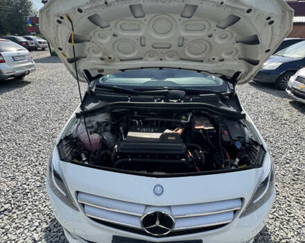 Белый Мерседес Б-класс, объемом двигателя 0 л и пробегом 117 тыс. км за 14500 $, фото 12 на Automoto.ua