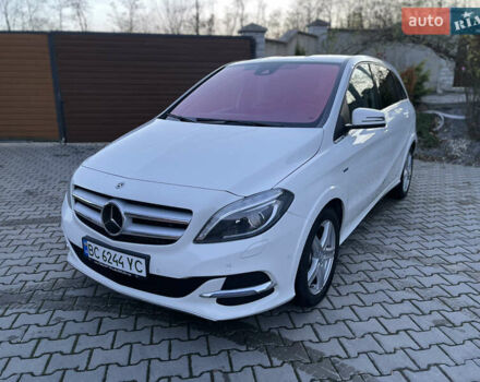 Белый Мерседес Б-класс, объемом двигателя 0 л и пробегом 65 тыс. км за 13900 $, фото 3 на Automoto.ua