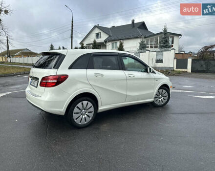 Белый Мерседес Б-класс, объемом двигателя 0 л и пробегом 40 тыс. км за 13750 $, фото 11 на Automoto.ua