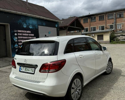 Белый Мерседес Б-класс, объемом двигателя 0 л и пробегом 77 тыс. км за 12900 $, фото 4 на Automoto.ua