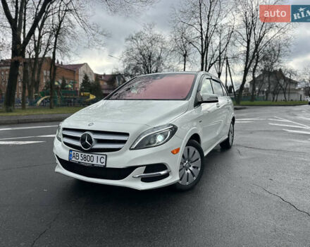Белый Мерседес Б-класс, объемом двигателя 0 л и пробегом 40 тыс. км за 13750 $, фото 1 на Automoto.ua