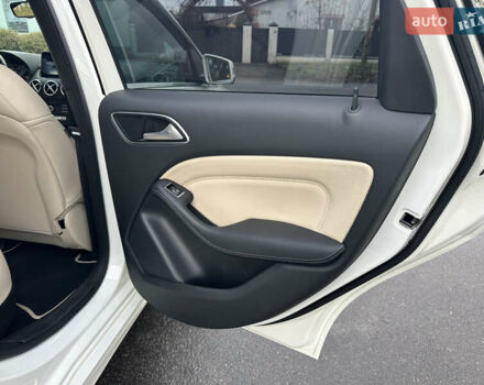 Белый Мерседес Б-класс, объемом двигателя 0 л и пробегом 40 тыс. км за 13750 $, фото 48 на Automoto.ua