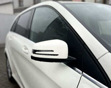 Білий Мерседес Б-клас, об'ємом двигуна 0 л та пробігом 96 тис. км за 9600 $, фото 6 на Automoto.ua