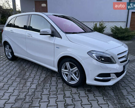 Белый Мерседес Б-класс, объемом двигателя 0 л и пробегом 65 тыс. км за 13900 $, фото 16 на Automoto.ua