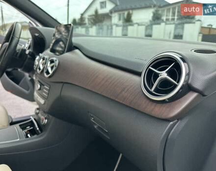 Белый Мерседес Б-класс, объемом двигателя 0 л и пробегом 40 тыс. км за 13750 $, фото 57 на Automoto.ua