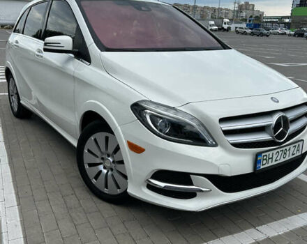 Белый Мерседес Б-класс, объемом двигателя 0 л и пробегом 74 тыс. км за 13500 $, фото 2 на Automoto.ua