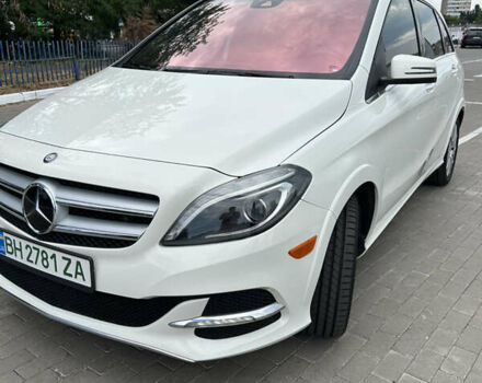 Белый Мерседес Б-класс, объемом двигателя 0 л и пробегом 74 тыс. км за 13500 $, фото 6 на Automoto.ua