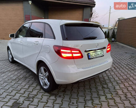 Белый Мерседес Б-класс, объемом двигателя 0 л и пробегом 65 тыс. км за 13900 $, фото 43 на Automoto.ua