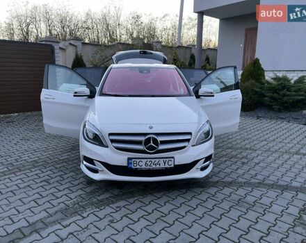 Белый Мерседес Б-класс, объемом двигателя 0 л и пробегом 65 тыс. км за 13900 $, фото 35 на Automoto.ua