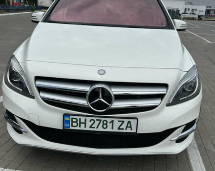 Белый Мерседес Б-класс, объемом двигателя 0 л и пробегом 74 тыс. км за 13500 $, фото 1 на Automoto.ua