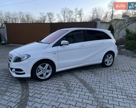 Белый Мерседес Б-класс, объемом двигателя 0 л и пробегом 65 тыс. км за 13900 $, фото 4 на Automoto.ua