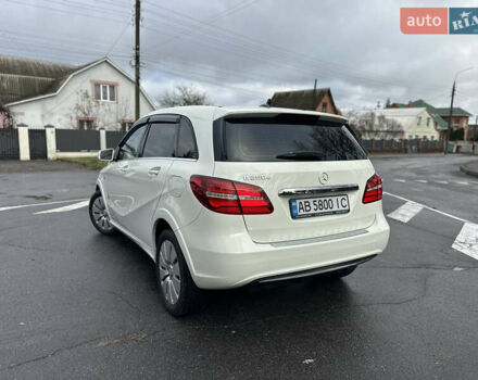 Белый Мерседес Б-класс, объемом двигателя 0 л и пробегом 40 тыс. км за 13750 $, фото 25 на Automoto.ua