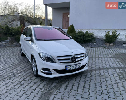 Белый Мерседес Б-класс, объемом двигателя 0 л и пробегом 65 тыс. км за 13900 $, фото 19 на Automoto.ua