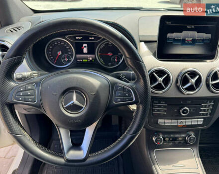 Белый Мерседес Б-класс, объемом двигателя 0 л и пробегом 67 тыс. км за 10750 $, фото 4 на Automoto.ua