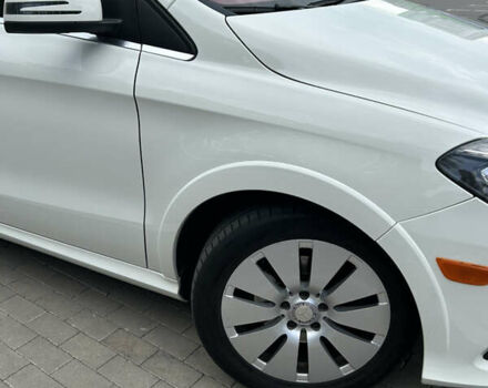 Белый Мерседес Б-класс, объемом двигателя 0 л и пробегом 74 тыс. км за 13500 $, фото 3 на Automoto.ua