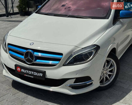 Белый Мерседес Б-класс, объемом двигателя 0 л и пробегом 67 тыс. км за 10750 $, фото 1 на Automoto.ua