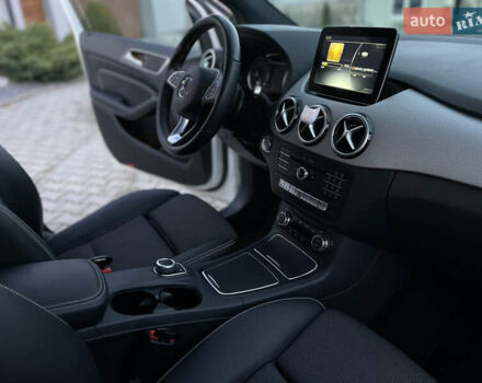 Белый Мерседес Б-класс, объемом двигателя 0 л и пробегом 65 тыс. км за 13900 $, фото 34 на Automoto.ua