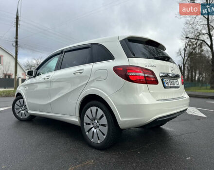 Белый Мерседес Б-класс, объемом двигателя 0 л и пробегом 40 тыс. км за 13750 $, фото 24 на Automoto.ua