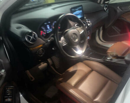 Белый Мерседес Б-класс, объемом двигателя 0 л и пробегом 206 тыс. км за 11600 $, фото 3 на Automoto.ua