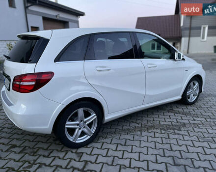 Белый Мерседес Б-класс, объемом двигателя 0 л и пробегом 65 тыс. км за 13900 $, фото 13 на Automoto.ua