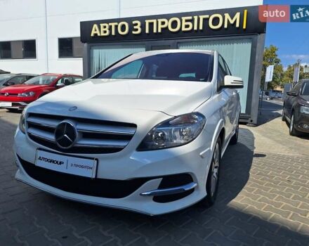 Белый Мерседес Б-класс, объемом двигателя 0 л и пробегом 82 тыс. км за 12300 $, фото 1 на Automoto.ua
