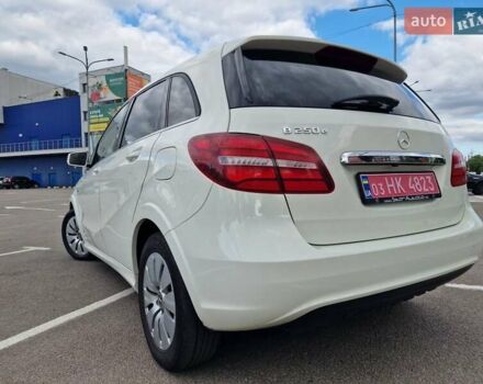 Білий Мерседес Б-клас, об'ємом двигуна 0 л та пробігом 106 тис. км за 10900 $, фото 6 на Automoto.ua