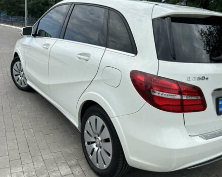 Белый Мерседес Б-класс, объемом двигателя 0 л и пробегом 74 тыс. км за 13500 $, фото 4 на Automoto.ua