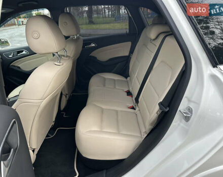 Белый Мерседес Б-класс, объемом двигателя 0 л и пробегом 40 тыс. км за 13750 $, фото 45 на Automoto.ua