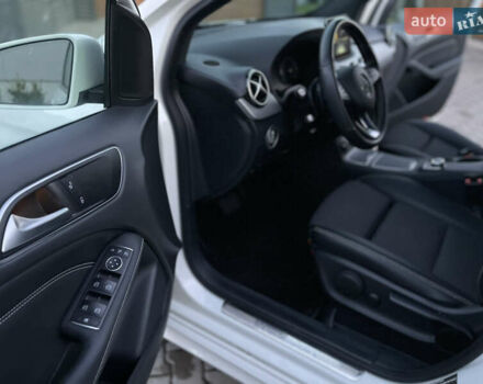 Белый Мерседес Б-класс, объемом двигателя 0 л и пробегом 65 тыс. км за 13900 $, фото 37 на Automoto.ua