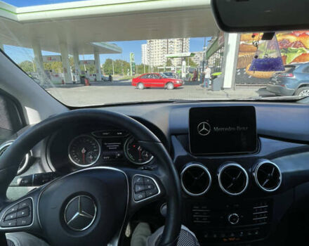 Белый Мерседес Б-класс, объемом двигателя 0 л и пробегом 160 тыс. км за 10400 $, фото 18 на Automoto.ua