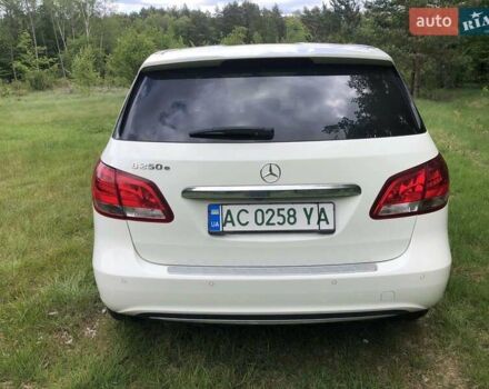 Белый Мерседес Б-класс, объемом двигателя 0 л и пробегом 43 тыс. км за 14800 $, фото 7 на Automoto.ua